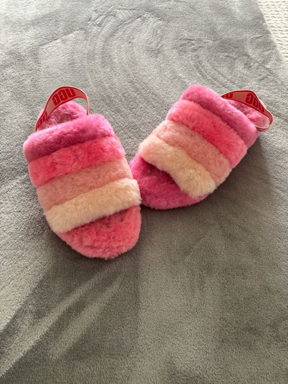 Women’s UGG Fluff Yeah Slide Slippers - Size 6